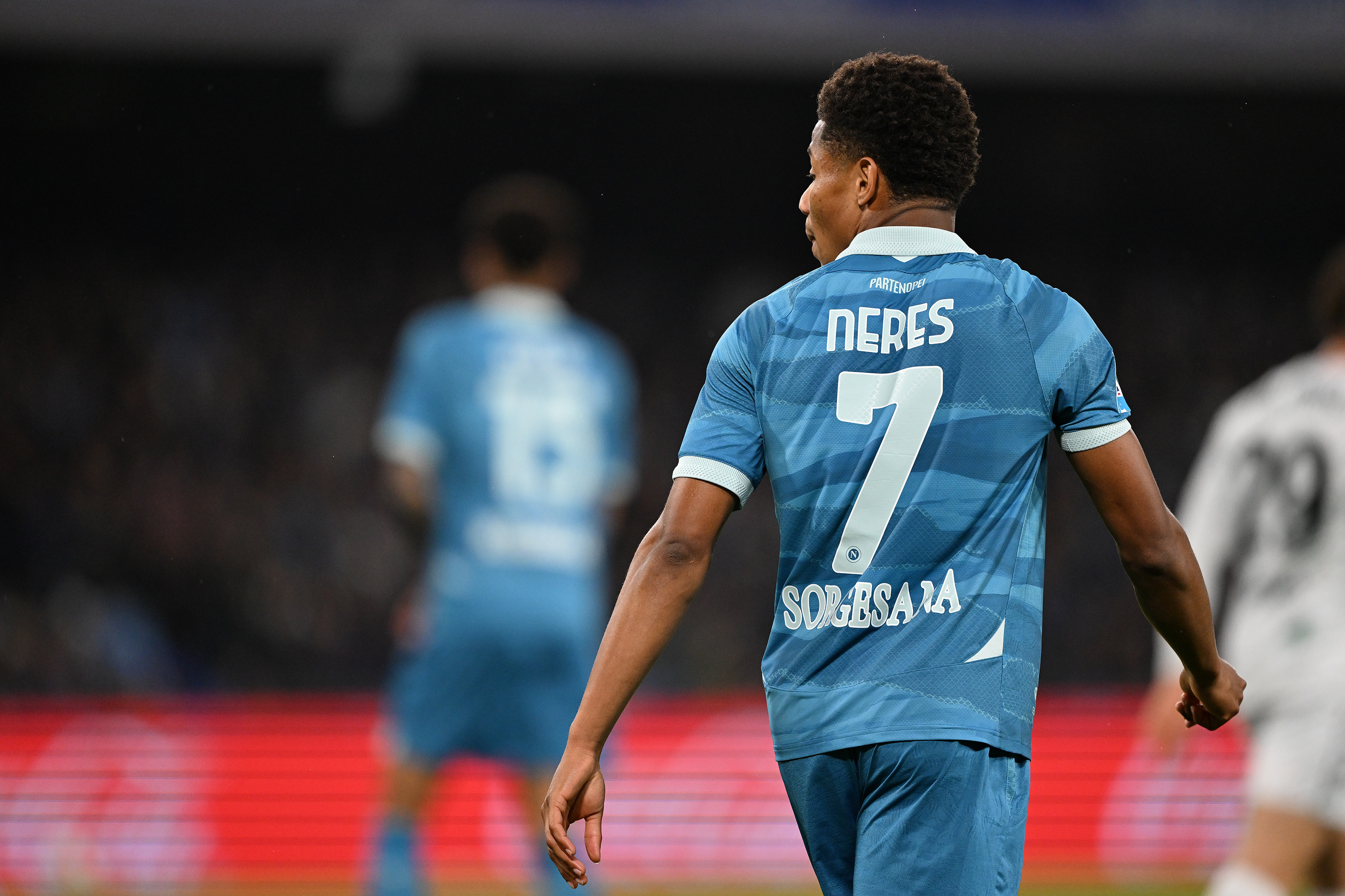 Napoli lost David Neres shortly before the last game versus Monza, and he has been diagnosed with a calf injury that might keep him on the shelf for all the remaining matches.