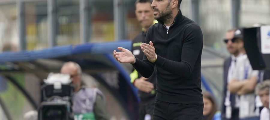 Despite a strong attempt by Bayer Leverkusen and being on the radar of a couple of top teams, Cesc Fabregas is expected to stay at Como.