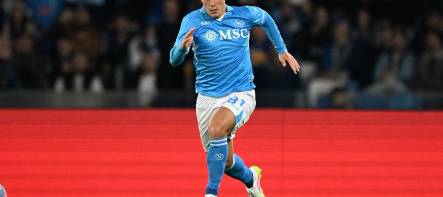 Giacomo Raspadori decided the tricky Lecce game with a crafty free kick in the first half, and Napoli held onto their slim lead.