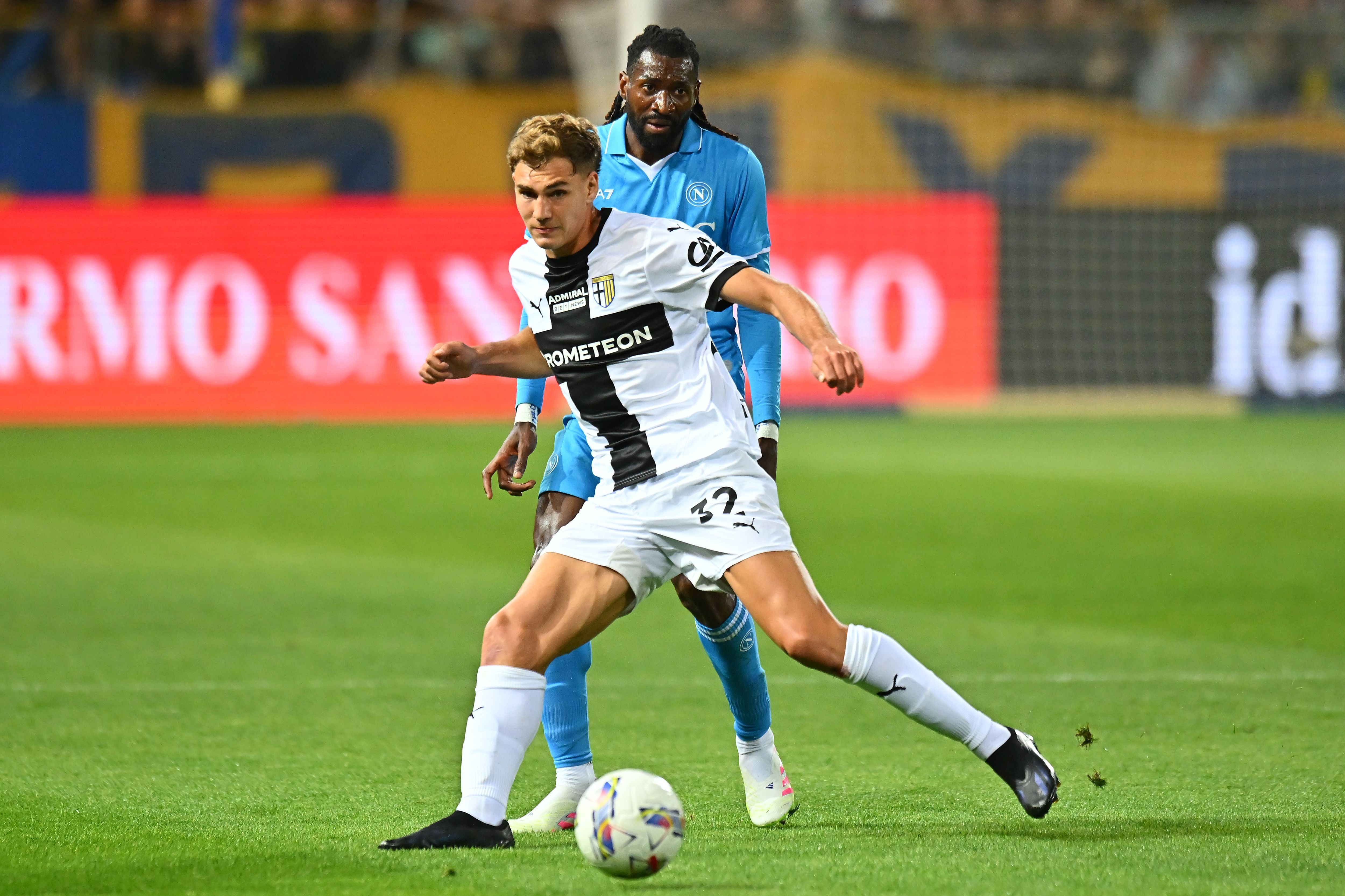 Inter are keeping tabs on both Parma strikers, Bonny and Pellegrino, to replenish their attack, they are among the suitors for Leoni.