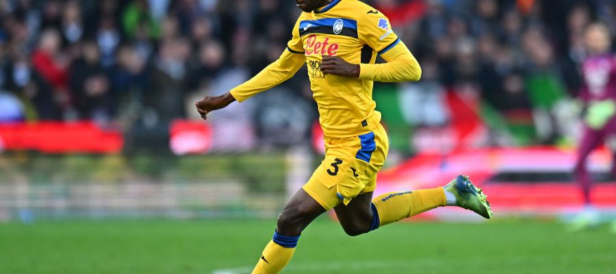 Roma will need one or more new defenders in the summer since Mats Hummels will hang up his cleats and are weighing targeting Odilon Kossounou.