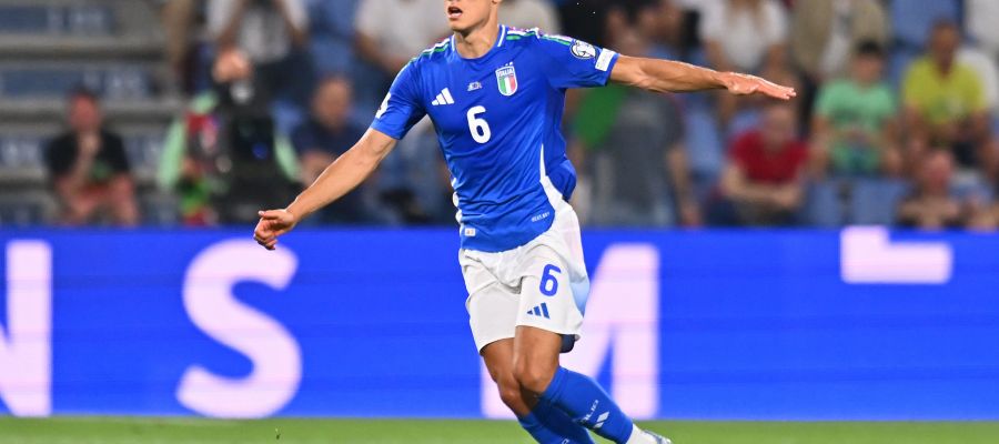 Milan are chasing after several midfielders and will have to decide on which one to invest in, as their initial offers have been rejected.