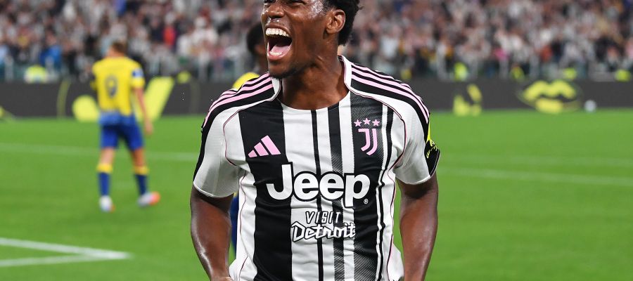Milan would be open to bringing in Jonathan David if he asked to depart Juventus in January, provided they offload Gimenez to make room.