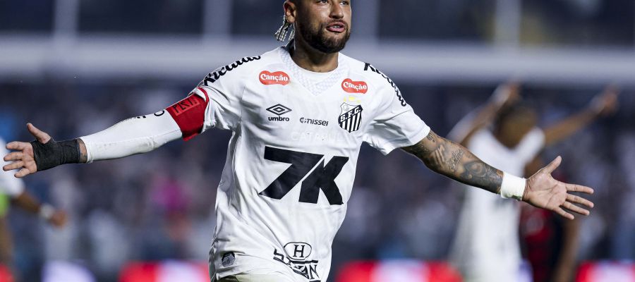 Napoli contemplated signing Neymar for a few months in the second half of last season but ultimately didn't pull the trigger.