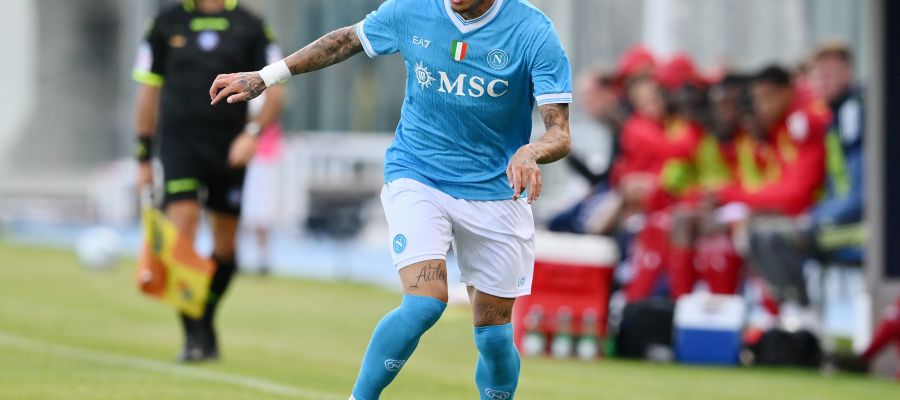 Noa Lang took advantage of the trip back to Eindhoven to vent about the lack of opportunities he has experienced since joining Napoli.