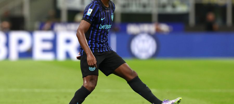 Denzel Dumfries and the Inter staff opted for the surgical route to solve the ankle problem that had been affecting him for a while.