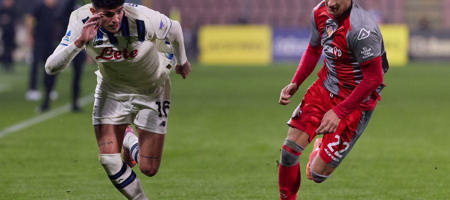 Inter fear Denzel Dumfries will miss multiple months because of his ankle injury and are pondering going for Raoul Bellanova.