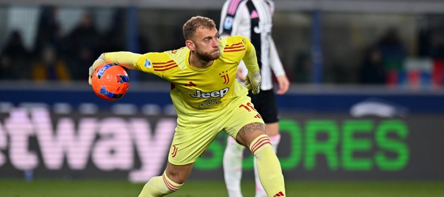 Juventus have so far rebuffed Genoa’s attempts to bring back Mattia Perin and are content with Michele Di Gregorio.