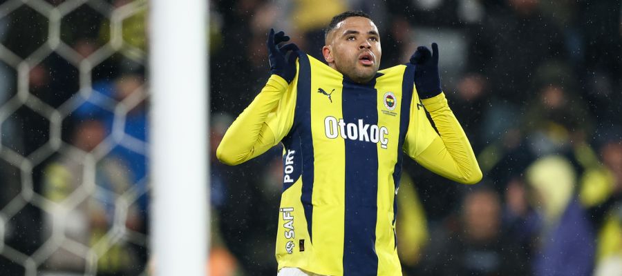 Napoli are trying to find a solution to unlock the departure of Lorenzo Lucca to replace him with a different back-up.