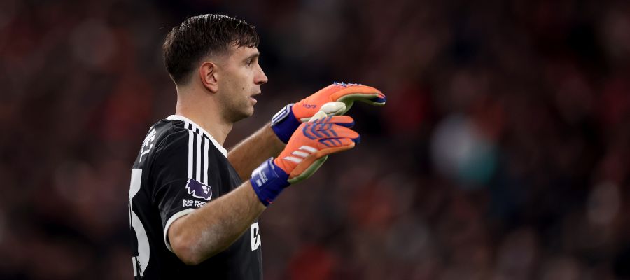 Inter will be in the market for a new goalkeeper in the summer and reportedly contacted the entourage of Emiliano Martinez.