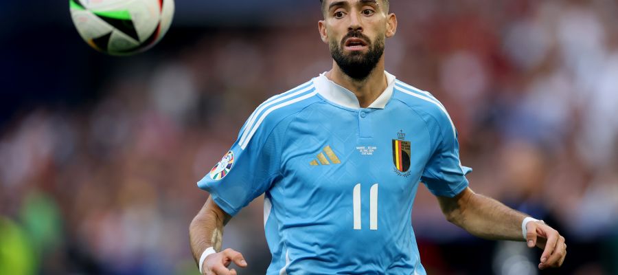 Napoli and Roma are on the prowl for more offensive help and are examining new targets. Both are searching for a new left winger.