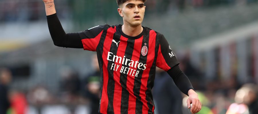 Milan are delighted with the growth of Davide Bartesaghi, but his renewal isn't imminent, and they'll have to decide on Camarda.