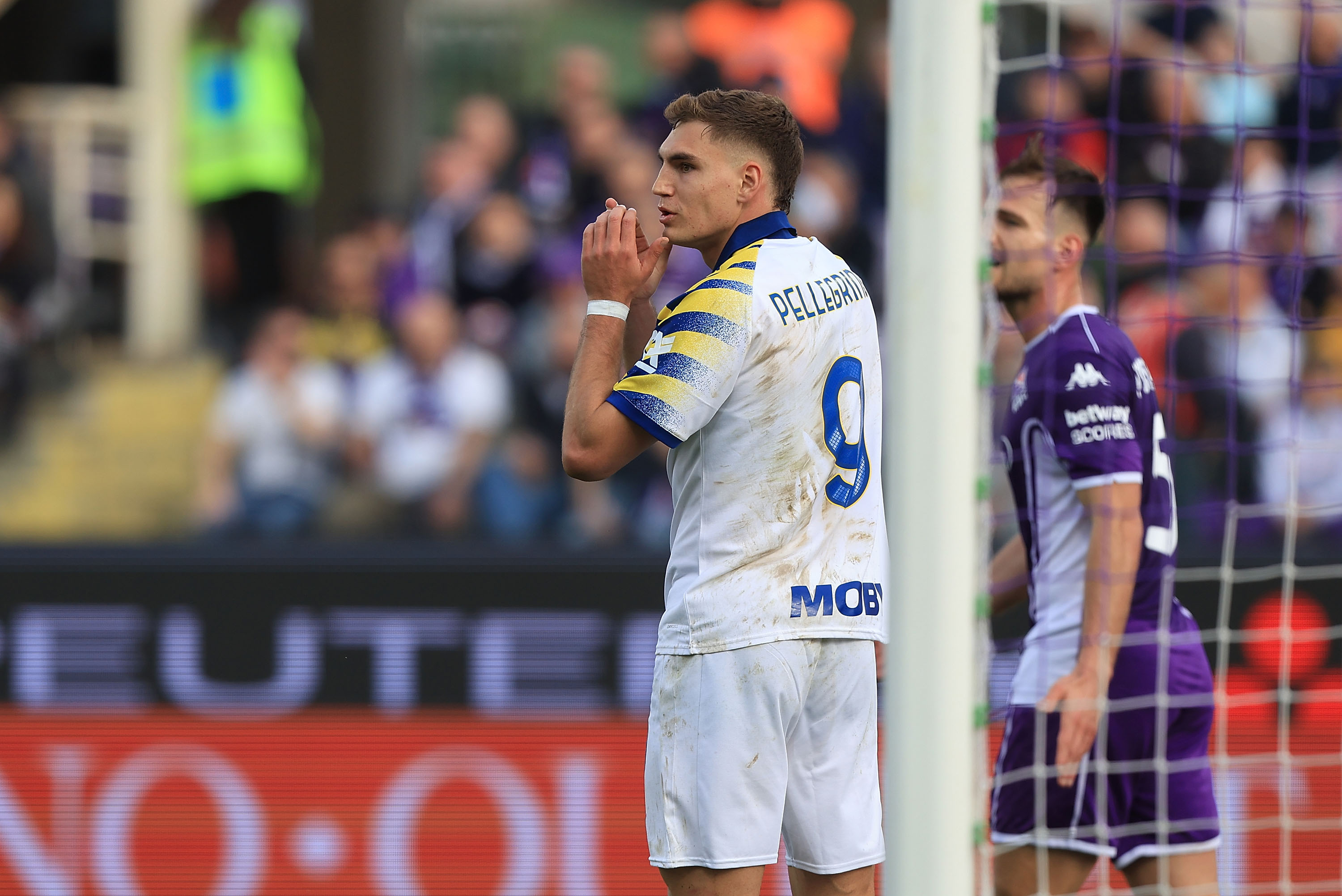 La Juventus está en conversaciones con Dusan Vlahovic pero también sigue a otros delanteros, como Mateo Pellegrino del Parma y Keinan Davis del Udinese.