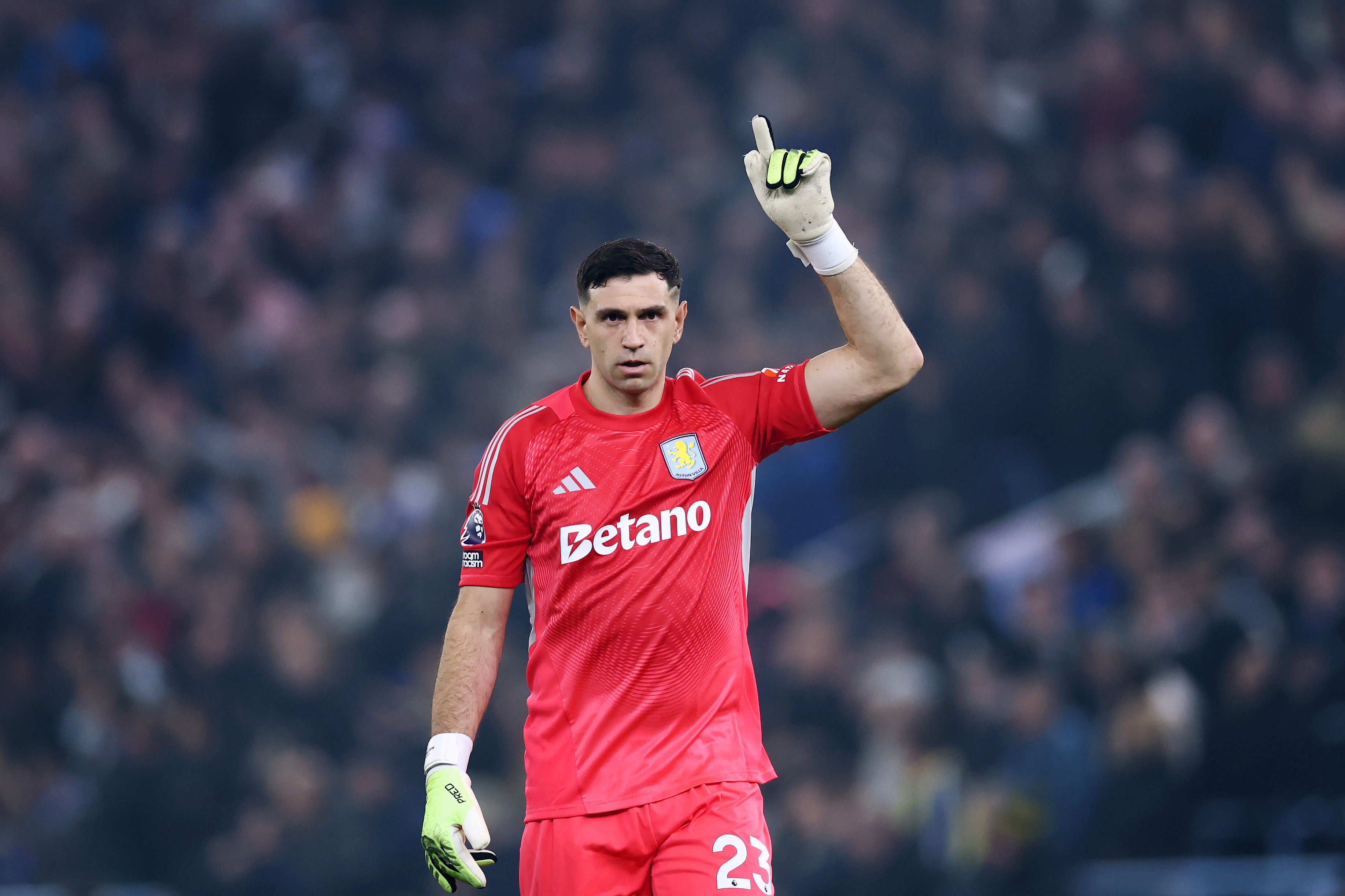 Juventus have found more stability between the sticks thanks to Mattia Perin, but he’s not a long-term solution. Their search is expanding.