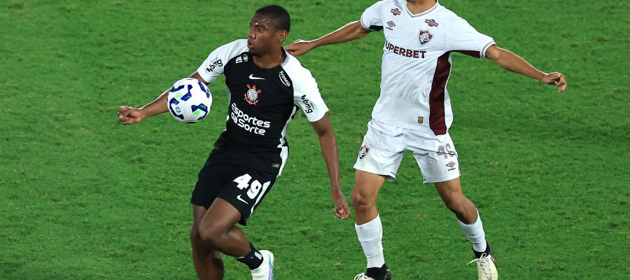Milan tried to sign Brazilian starlet André through a swift move, but the transfer quickly became more complicated.