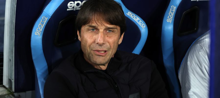 Antonio Conte and Napoli are headed toward the last year of his original contract, but there are no hints about a divorce.