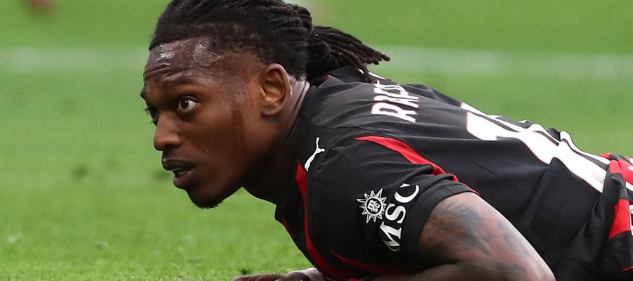 Rafael Leao finds himself in the eye of the storm again, as Milan crowd heavily booed when he left the pitch on Saturday.