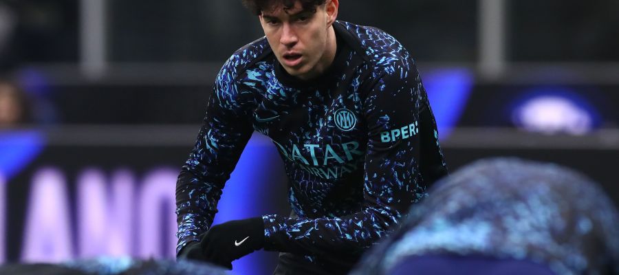 The disastrous performance and the red card in the World Cup playoff won’t deter Barcelona from going after Inter star Alessandro Bastoni.