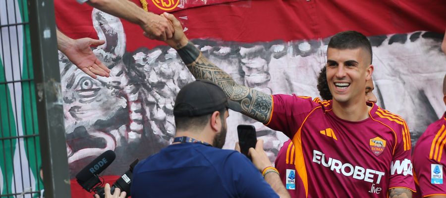 Roma and Milan built a two-point lead over Juventus and Como in the UEFA Champions League in the penultimate round.