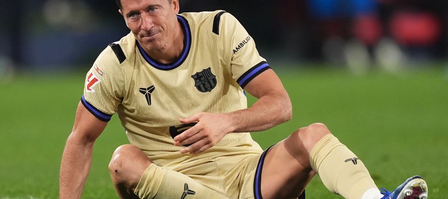 The agent of Robert Lewandowski, Pini Zahavi, recently spent a few days in Italy to talk with Juventus and Milan.