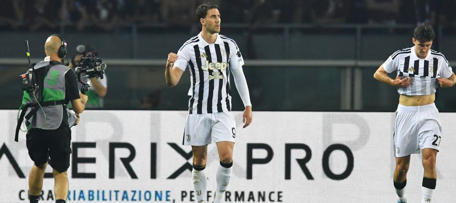Juventus are pessimistic about their chances of keeping Dusan Vlahovic and could pivot toward Randal Kolo Muani and Jean-Philippe Mateta.