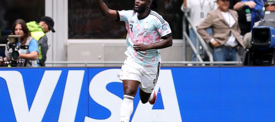 Romelu Lukaku is about to return from his post-World Cup vacations, and the conversations to sort out his Napoli future will ramp up.