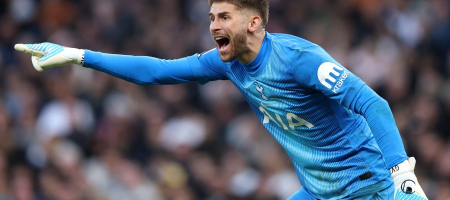 Guglielmo Vicario risks being the lone target left for Juventus between the sticks after some obstacles for Dibu Martinez and Zion Suzuki.