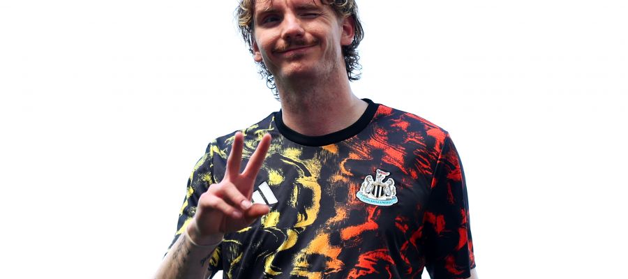 It’ll be one in, one out in the Juventus attack on deadline day, as they are signing Nick Woltemade from Newcastle United.