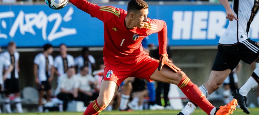 Despite signing two goalies last summer, Juventus could soon put another one under contract, as Kamil Grabara suffered an ACL tear.