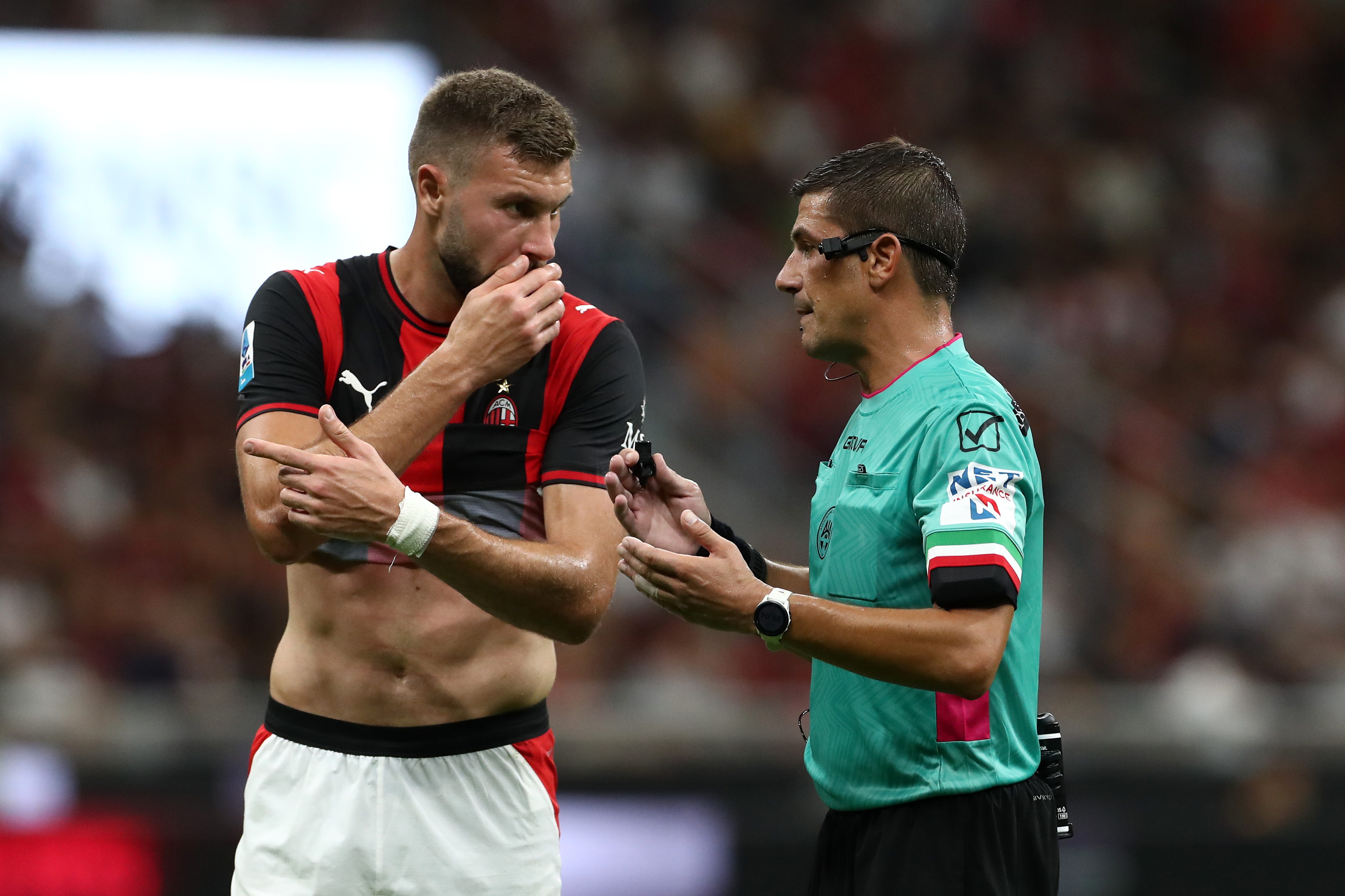 Esteio da defesa Pavlovic concorda com novo contrato com o Milan